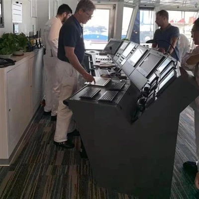 Consola de control a navei